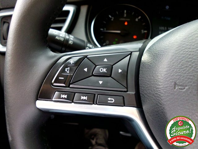 NISSAN Qashqai usata, con Fari LED
