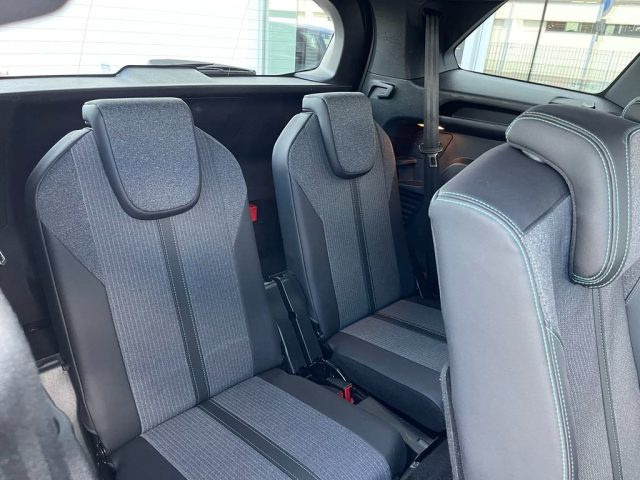 PEUGEOT 5008 usata, con Climatizzatore