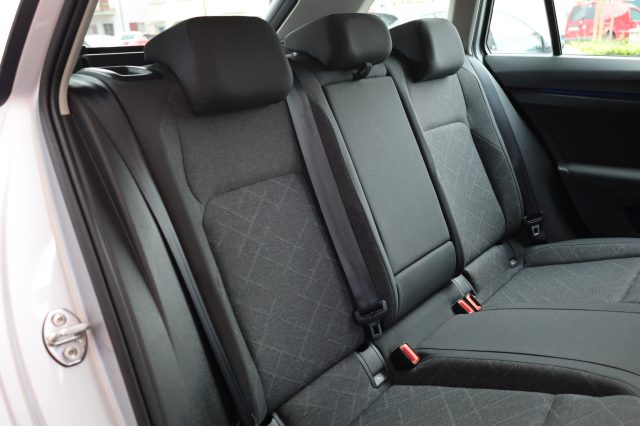 VOLKSWAGEN Golf Variant usata 110