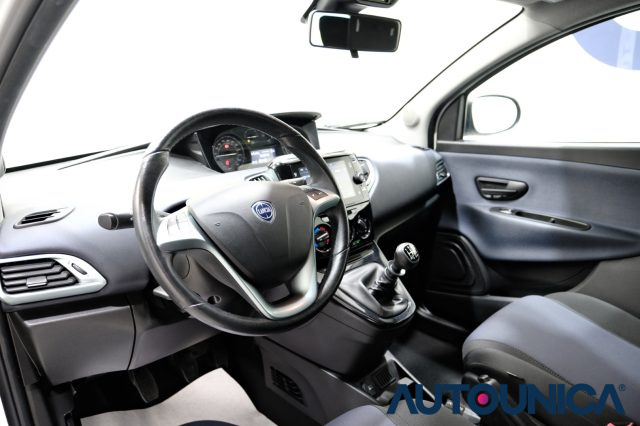LANCIA Ypsilon usata, con Autoradio