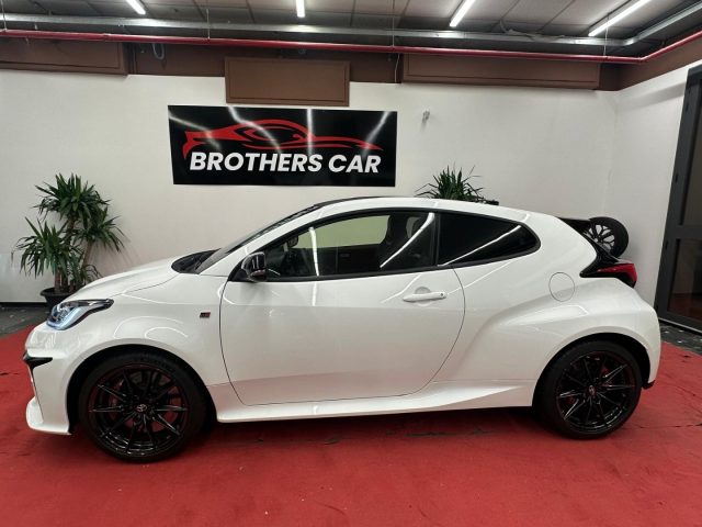 TOYOTA Yaris usata, con Autoradio