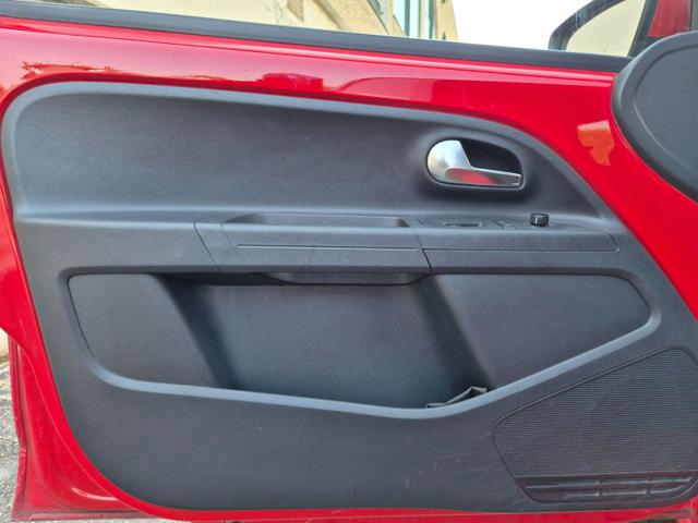 VOLKSWAGEN up! usata, con ESP