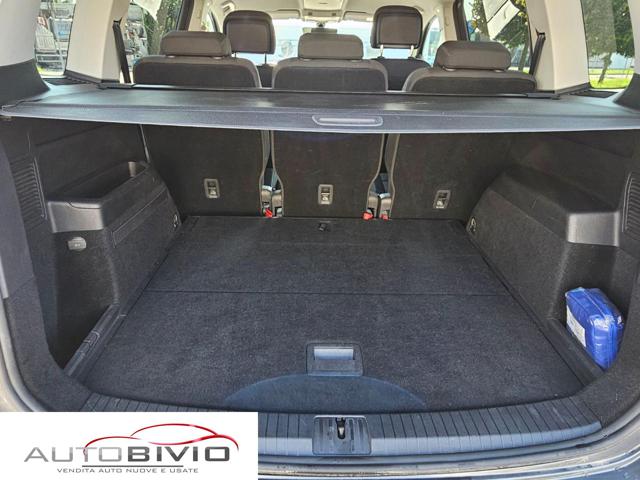 VOLKSWAGEN Touran usata, con USB