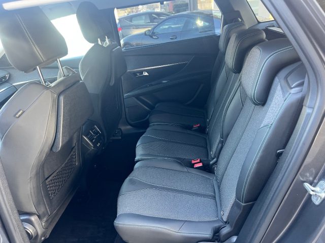 PEUGEOT 5008 usata, con Boardcomputer