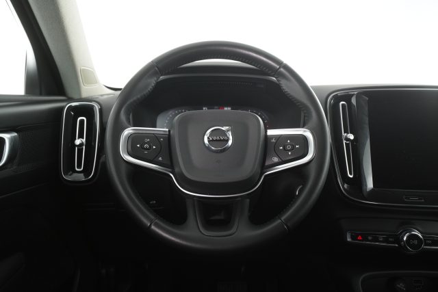VOLVO XC40 usata 11