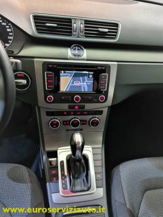 VOLKSWAGEN Passat usata 31