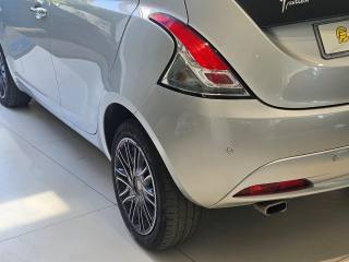 LANCIA Ypsilon usata, con Autoradio
