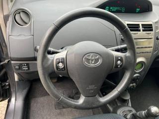 TOYOTA Yaris usata, con Servosterzo