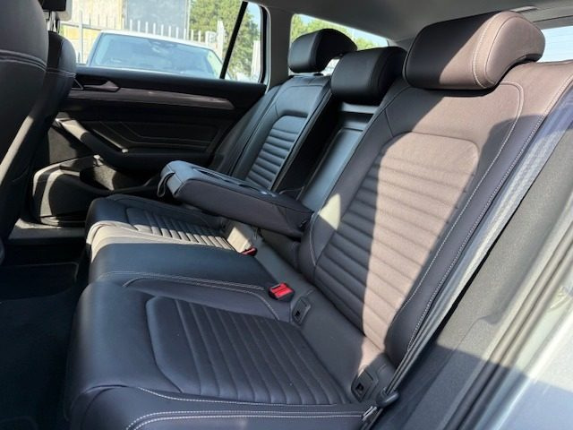 VOLKSWAGEN Passat Variant usata, con Climatizzatore