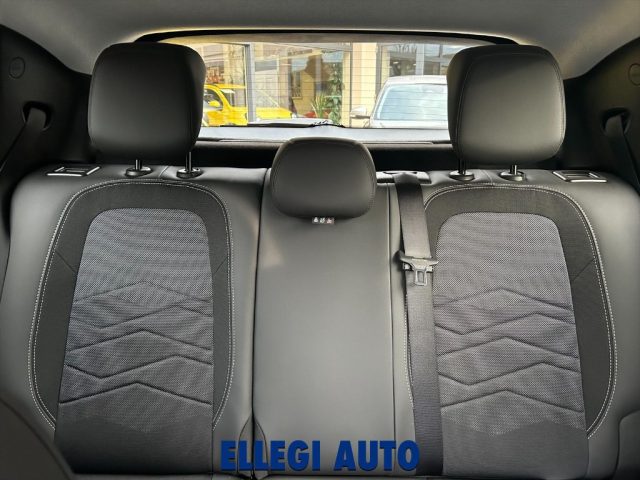 JEEP Avenger usata, con USB