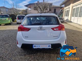 TOYOTA Auris usata, con Autoradio