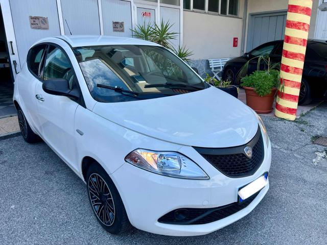 LANCIA Ypsilon usata, con Airbag