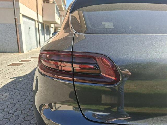 PORSCHE Macan usata, con Leve al volante