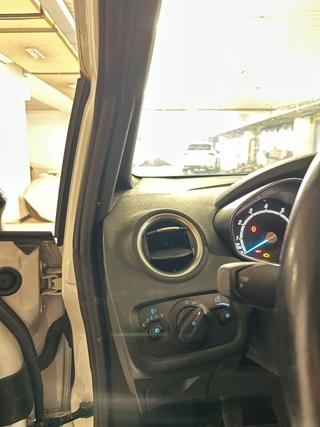 FORD Fiesta usata, con Autoradio