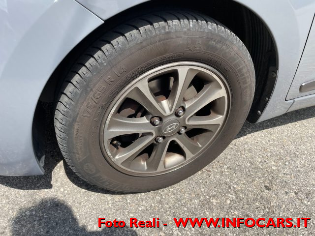 HYUNDAI i10 usata, con Luci diurne
