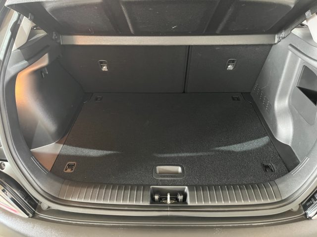 HYUNDAI Kona usata, con USB