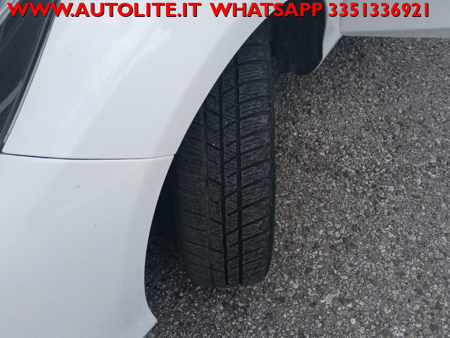 TOYOTA Yaris usata, con Isofix