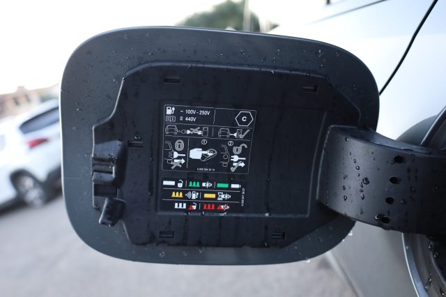 MERCEDES-BENZ C 300 usata 137