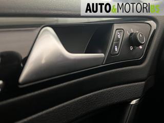 VOLKSWAGEN Golf usata, con USB