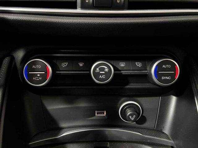 ALFA ROMEO Stelvio usata, con Sensori di parcheggio posteriori