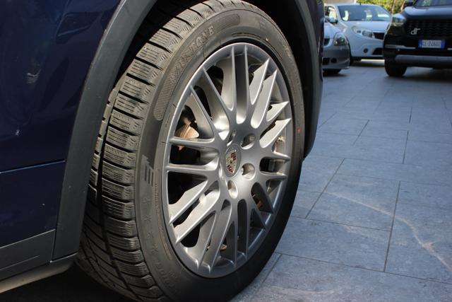 PORSCHE Cayenne usata, con Fari LED