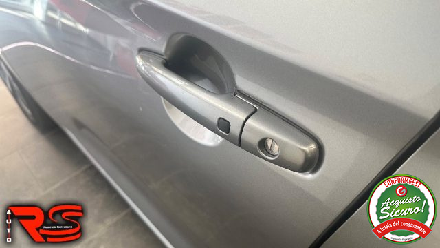 SUZUKI Swift usata, con Park Distance Control