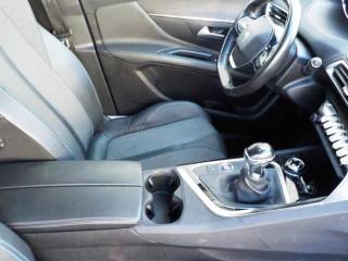 PEUGEOT 3008 usata, con Sensori di parcheggio posteriori