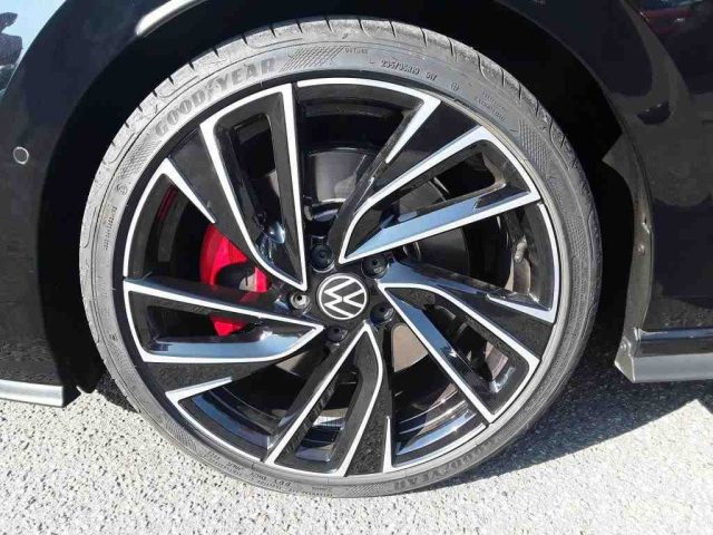 VOLKSWAGEN Golf usata, con Controllo trazione