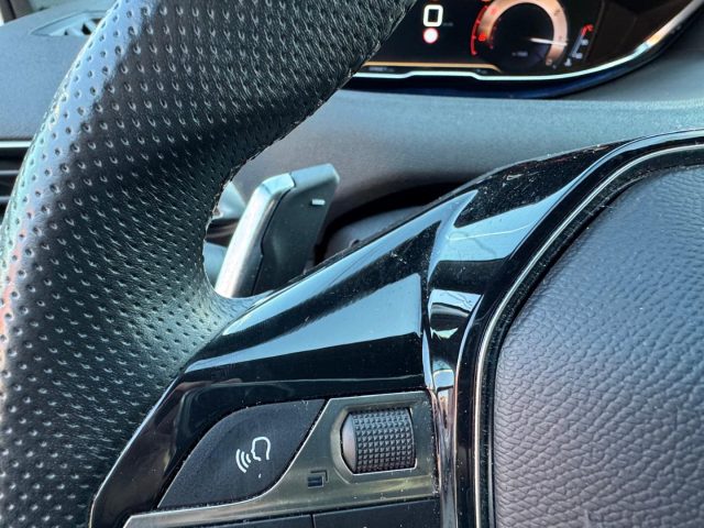 PEUGEOT 5008 usata, con Controllo automatico clima