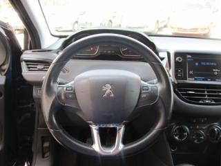 PEUGEOT 208 usata, con Volante in pelle