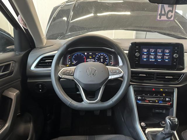VOLKSWAGEN T-Roc usata, con USB