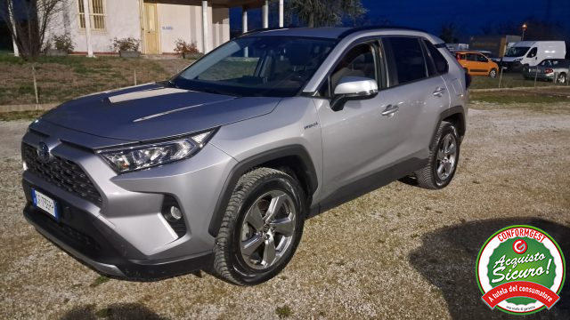 TOYOTA RAV 4 MY23 usata, con USB