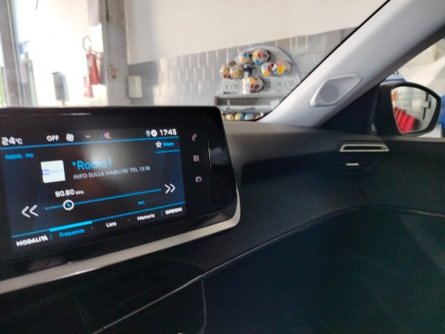 PEUGEOT 2008 usata 26