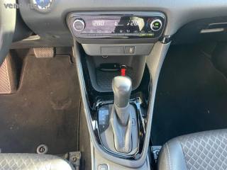 TOYOTA Yaris usata, con Autoradio digitale