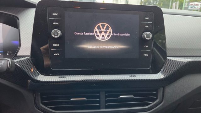 VOLKSWAGEN T-Cross usata, con USB