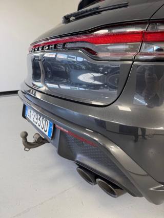 PORSCHE Macan usata, con Park Distance Control