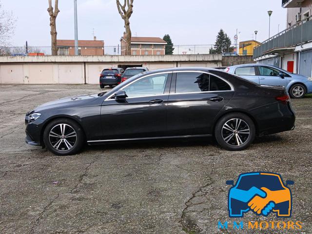 MERCEDES-BENZ E 220 usata, con Chiusura centralizzata