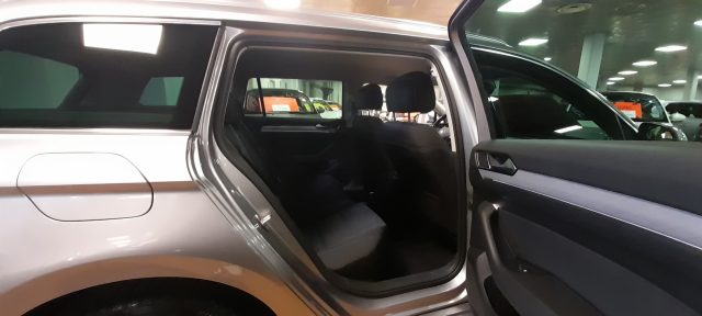 VOLKSWAGEN Passat usata, con ESP