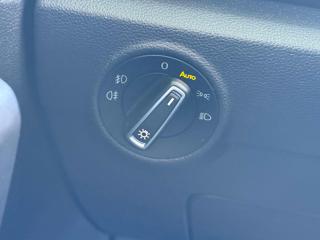 VOLKSWAGEN T-Roc usata, con USB