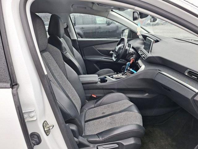 PEUGEOT 3008 usata, con Apple CarPlay