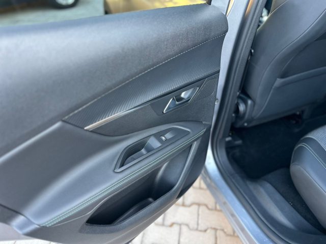PEUGEOT 3008 usata, con Sistema di navigazione