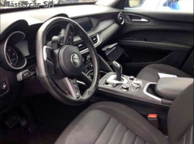 ALFA ROMEO Stelvio usata, con Alzacristalli elettrici