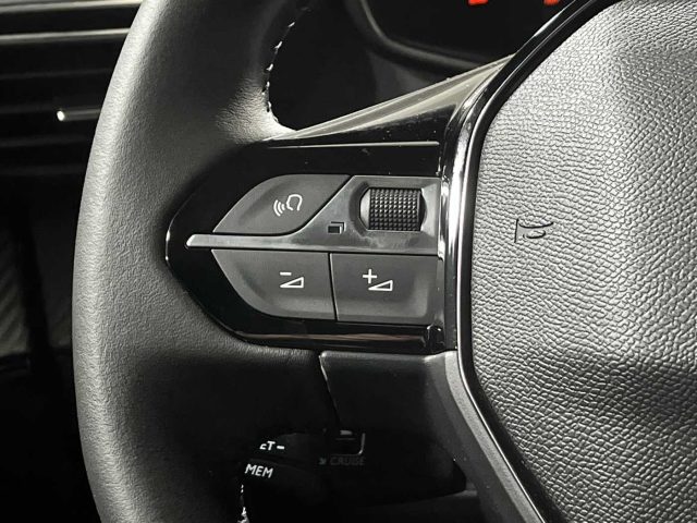 PEUGEOT 2008 usata 23