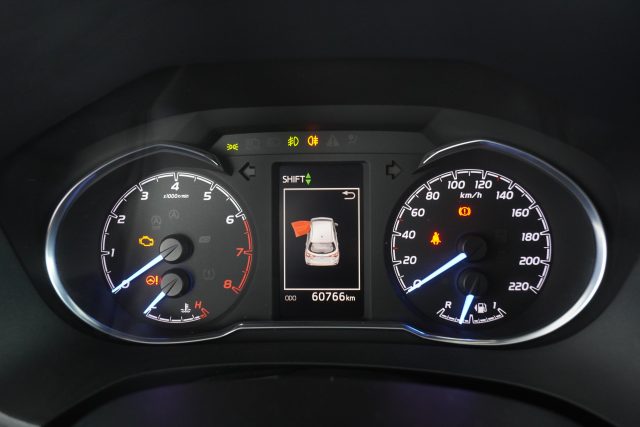 TOYOTA Yaris usata 12