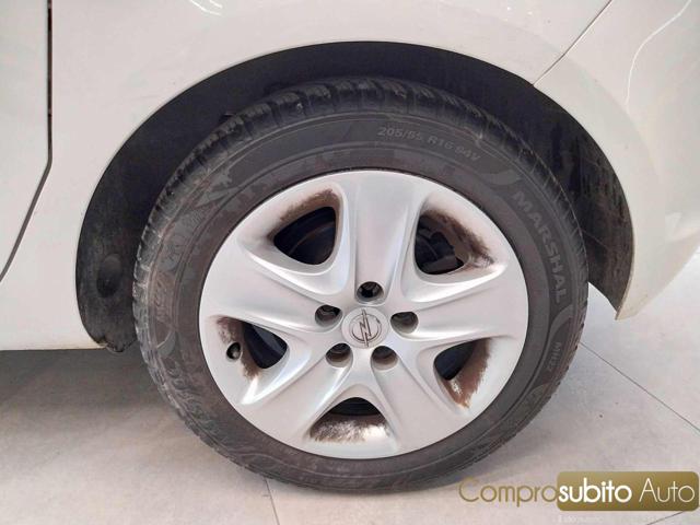 OPEL Meriva usata, con Interni in pelle