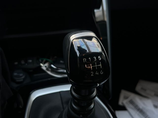 PEUGEOT 208 usata, con Touch screen