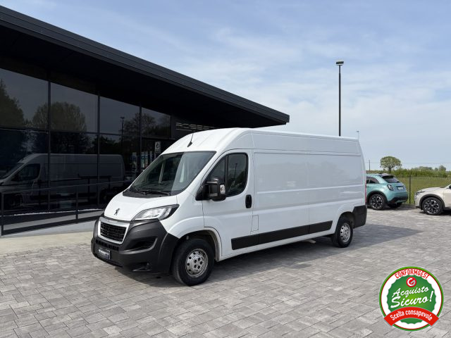 PEUGEOT Boxer usata, con Airbag