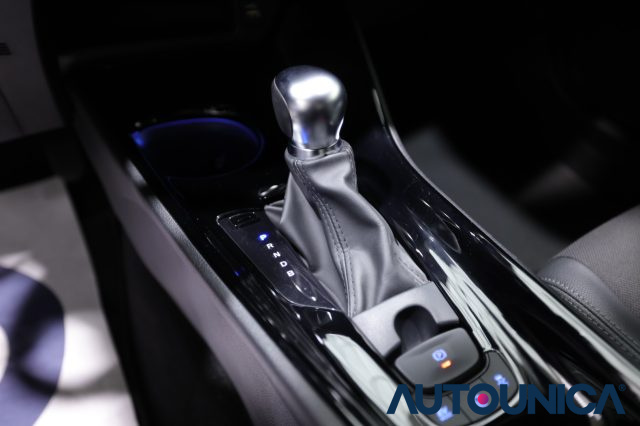 TOYOTA C-HR usata, con Sensori di parcheggio posteriori