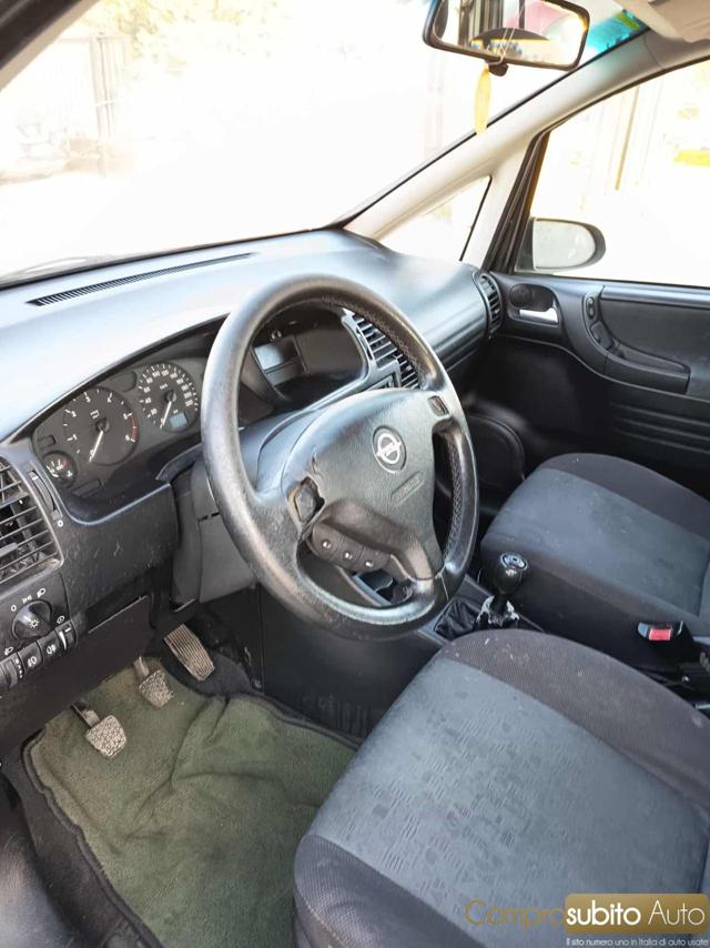 OPEL Zafira usata 15