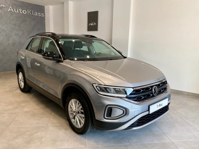 VOLKSWAGEN T-Roc usata, con Autoradio